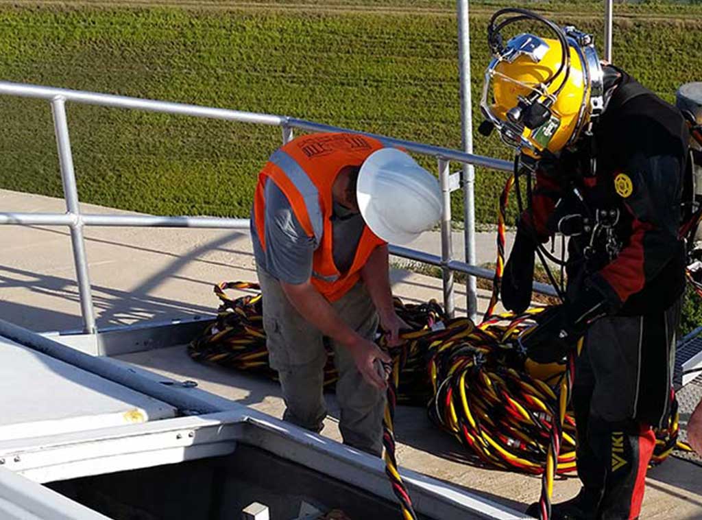 CROM WET INSPECTION CAPABILITIES Underwater Dive Assessments