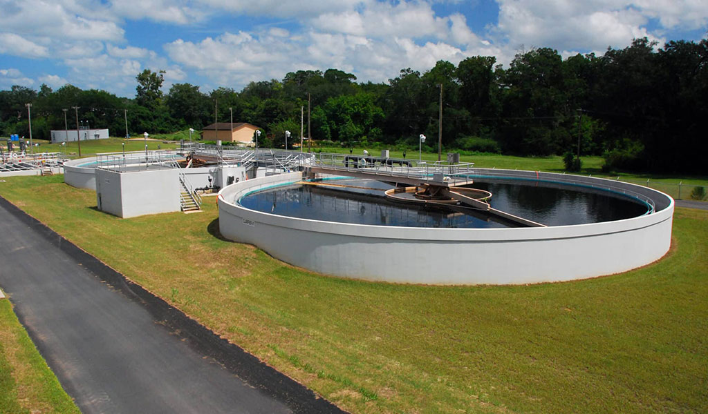 CROM prestressed concrete tank clarifiers